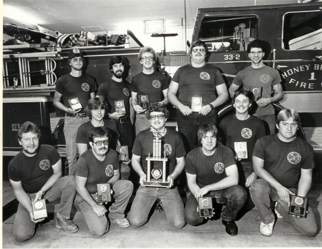 1983 New Holland Fair Tug-O-War Championship Team:
Kneeling: Mike Kern, Barry Plank, Jeff Barrage, Tom Witman, Robert Robb. Standing: Scott Miller, Ted Ford, Jim Plank, Mike Hartz, Marvin Stoltzfus